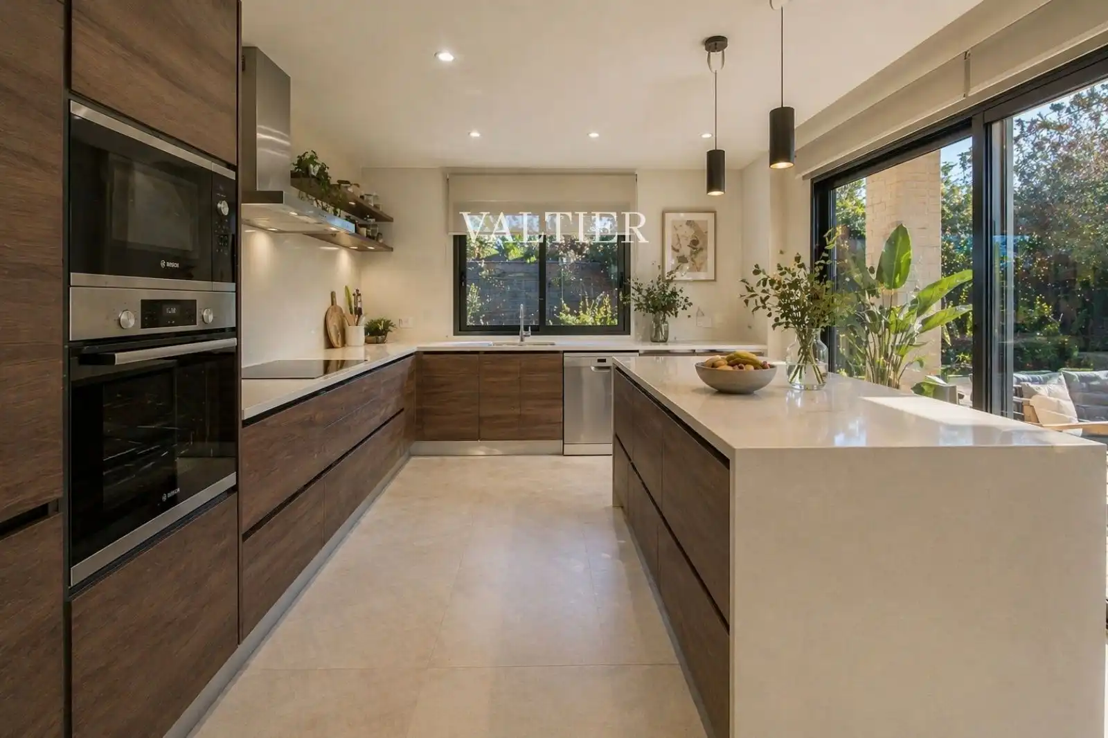 Cocina de Casa adosada en venta en Pozuelo de Alarcón con Aire acondicionado, Trastero y Piscina