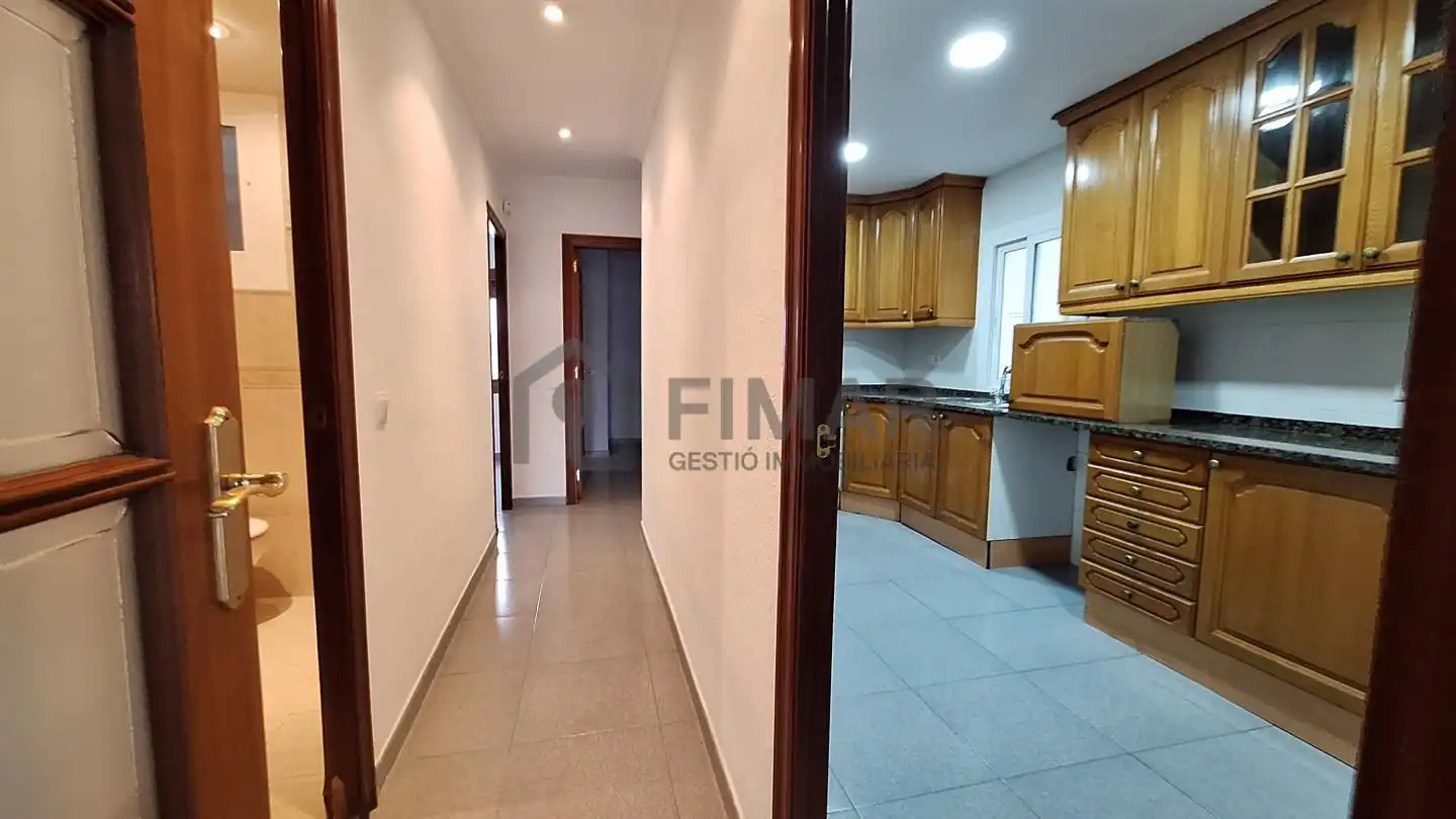 Wohnung zum Verkauf in Mataró mit Klimaanlage und Terrasse