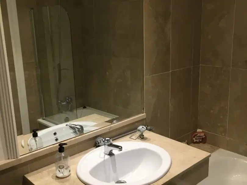 Bany de Pis de lloguer en Genil