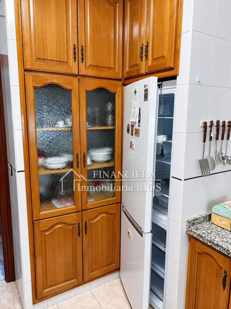 Cuina de Casa o xalet en venda en Alcalá de Guadaira amb Aire condicionat, Traster i Balcó