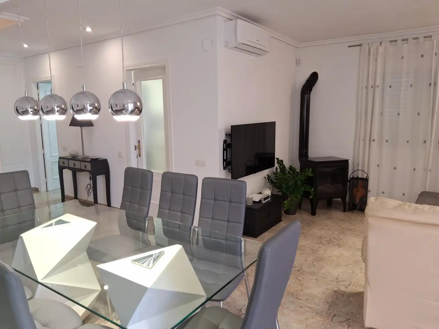 Esszimmer von Einfamilien-Reihenhaus zum Verkauf in Oropesa del Mar / Orpesa mit Klimaanlage und Balkon