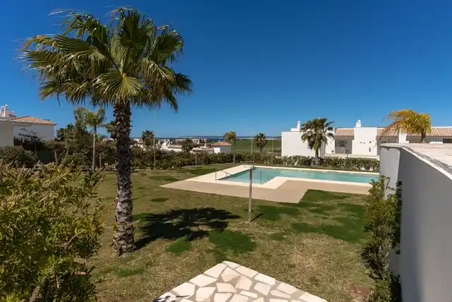 Jardí de Casa o xalet en venda en Zahara de los Atunes amb Aire condicionat, Jardí privat i Terrassa