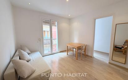 Living room of Flat for sale in  Barcelona Capital  with Parquet flooring and Balcony