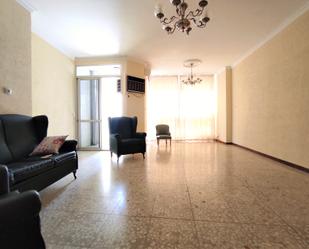 Sala d'estar de Pis en venda en Alcalá de Guadaira amb Terrassa i Internet