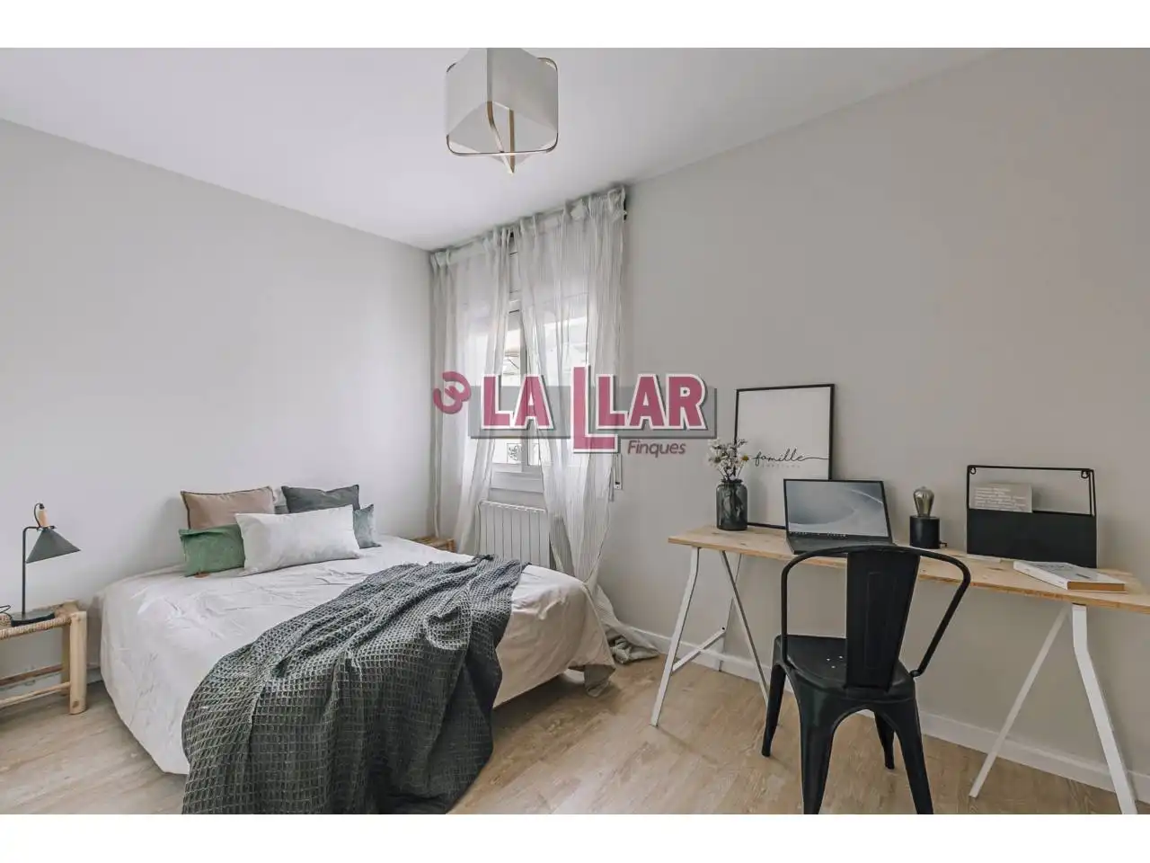 Dormitori de Àtic en venda en Montornès del Vallès amb Aire condicionat, Calefacció i Parquet