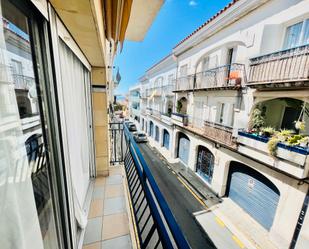 Vista exterior de Estudi en venda en Sant Pol de Mar amb Aire condicionat i Balcó