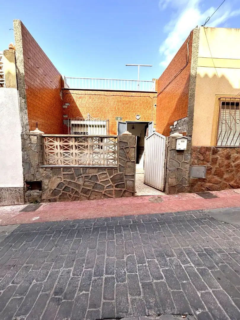 Vista exterior de Casa o chalet en venta en Alhama de Almería