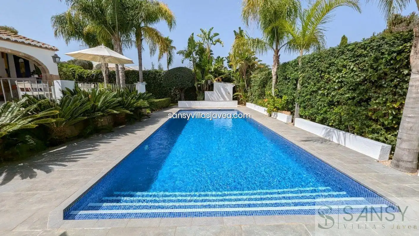 Piscina de Casa o xalet en venda en Jávea / Xàbia amb Aire condicionat i Traster