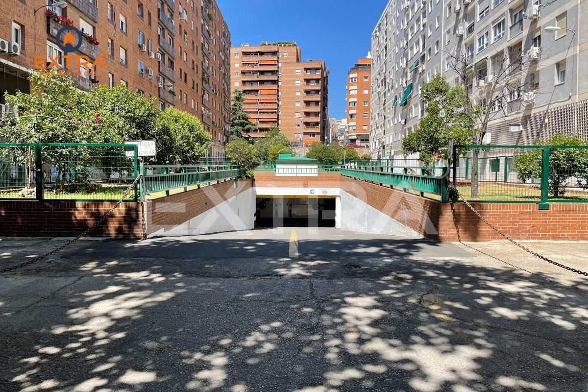 Exterior view of Garage for sale in  Madrid Capital