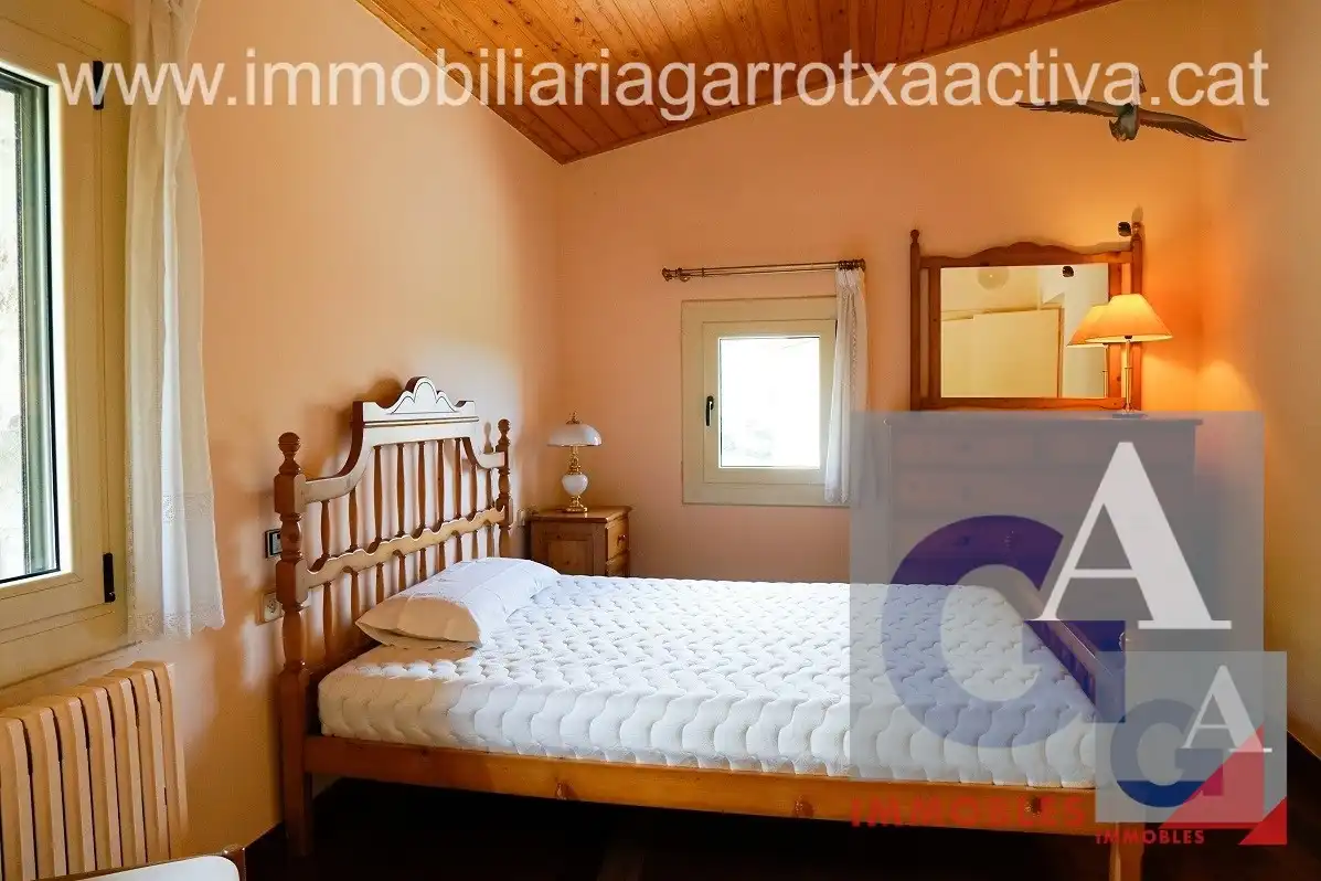 Casa rústica amb terrassa en venda a Sant Joan Les Fonts, imagen 30