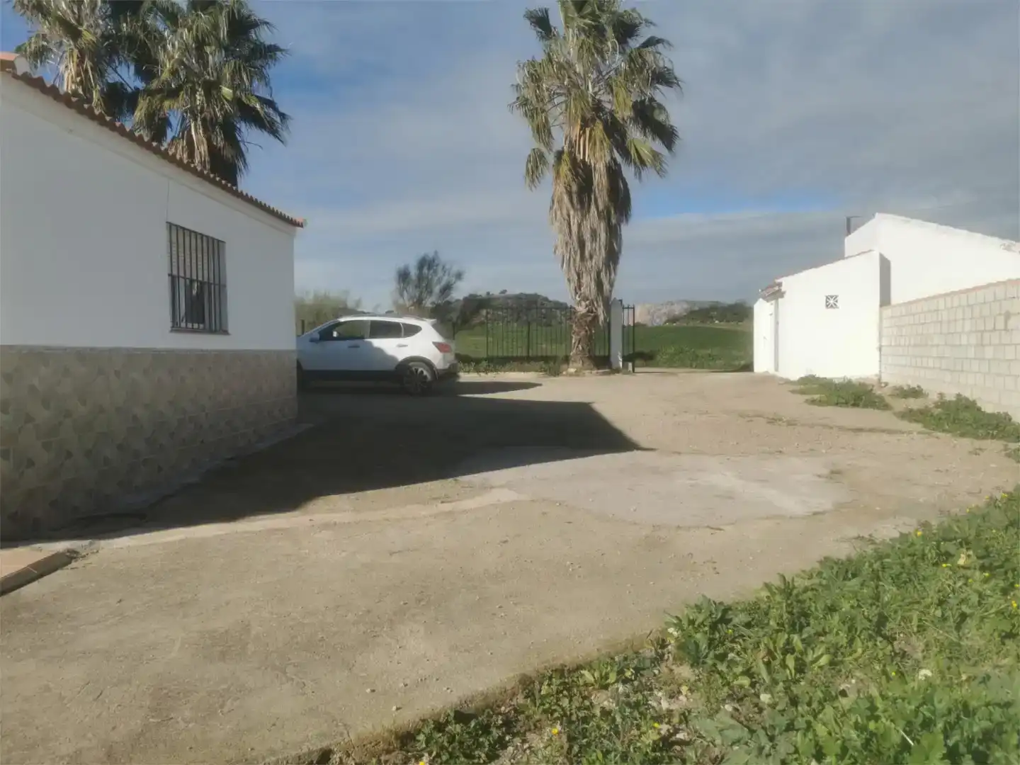 Vista exterior de Casa o xalet en venda en Olvera amb Aire condicionat, Jardí privat i Traster