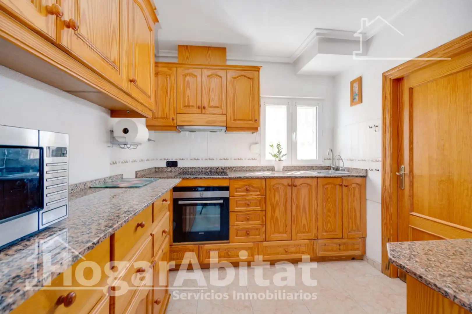 Cuina de Casa o xalet en venda en Orihuela amb Jardí privat, Terrassa i Balcó