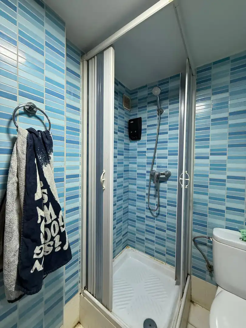 Bathroom of Flat for sale in L'Hospitalet de Llobregat  with Terrace