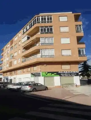 Vista exterior de Piso en venta en Sax