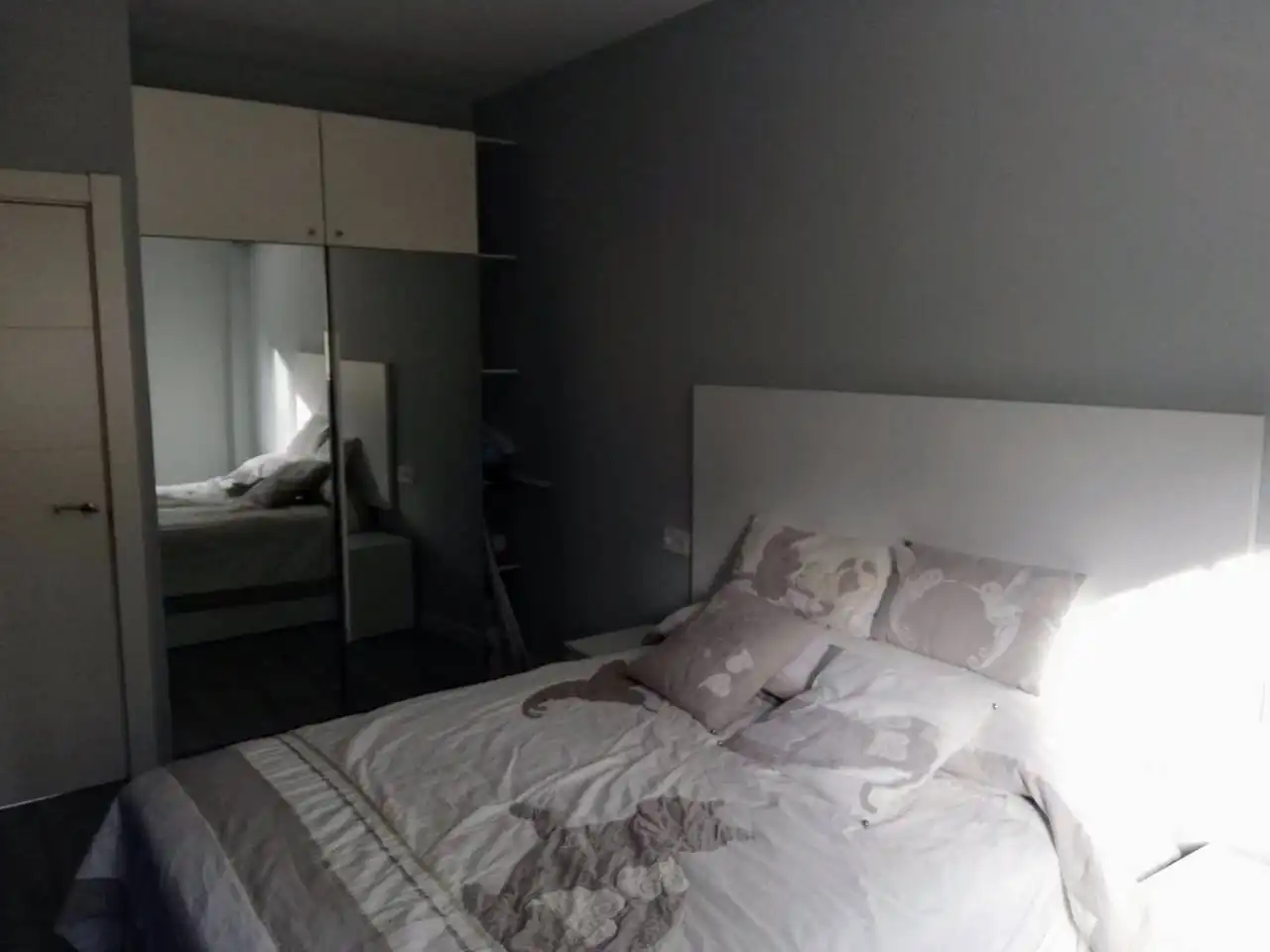 Habitación de Apartamento de alquiler en Burgos con Calefacción, Terraza y Amueblado