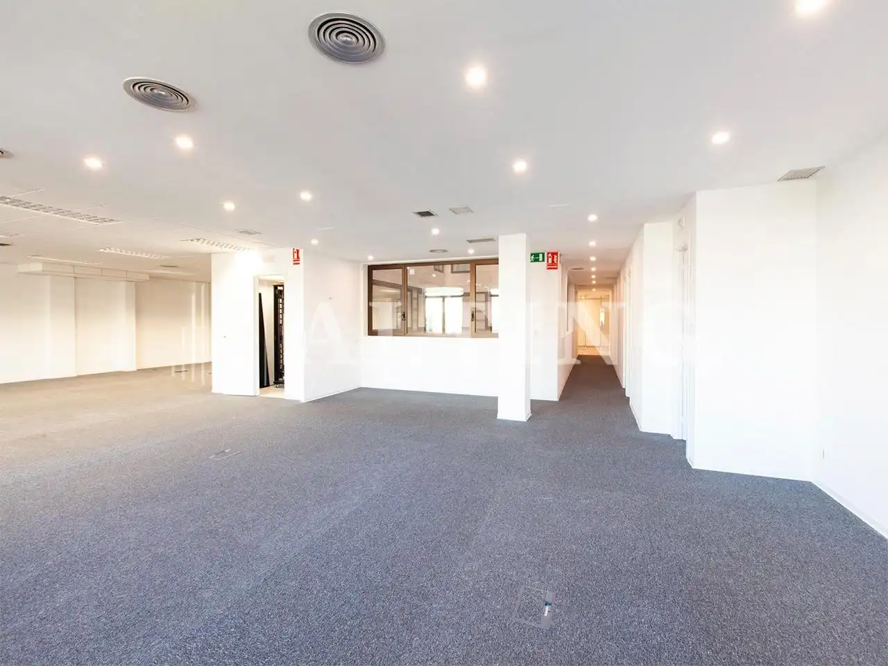Office space with lift to rent in Catalunya, imagen 22