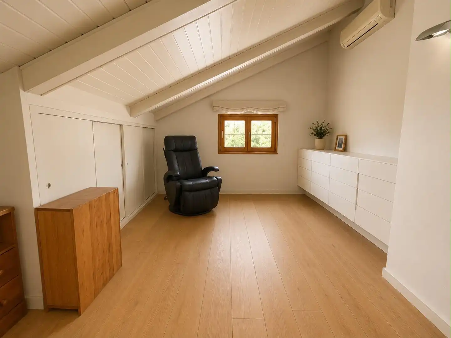 Sala de estar de Casa o chalet en venta en Sant Fost de Campsentelles con Aire acondicionado, Calefacción y Jardín privado