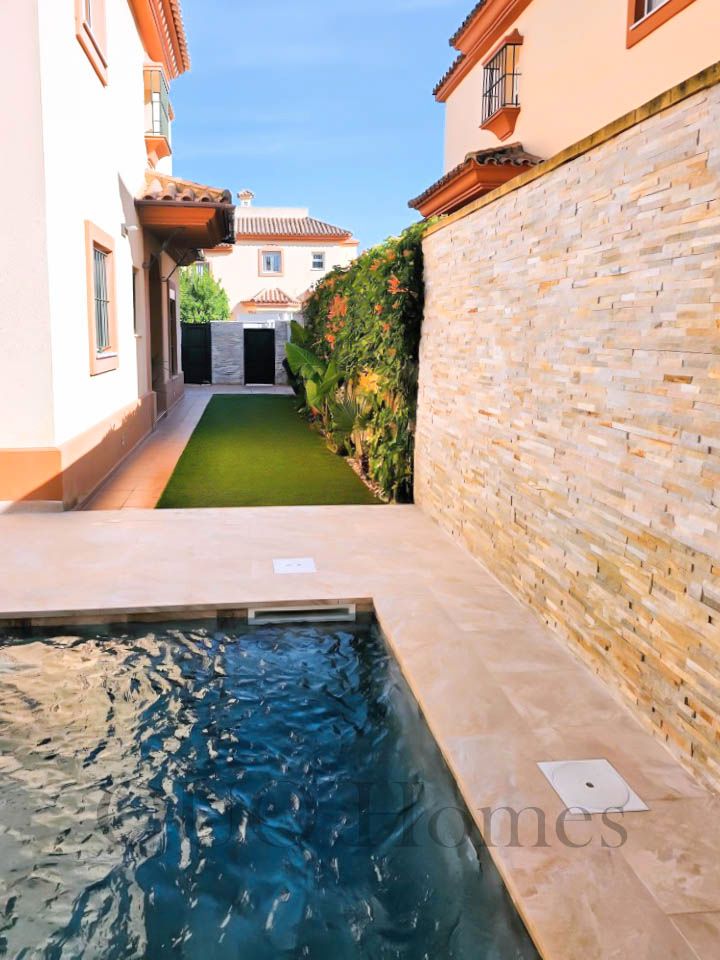 Single-family semi-detached for sale in Puertas del sur - Guadabajaque, Jerez sur