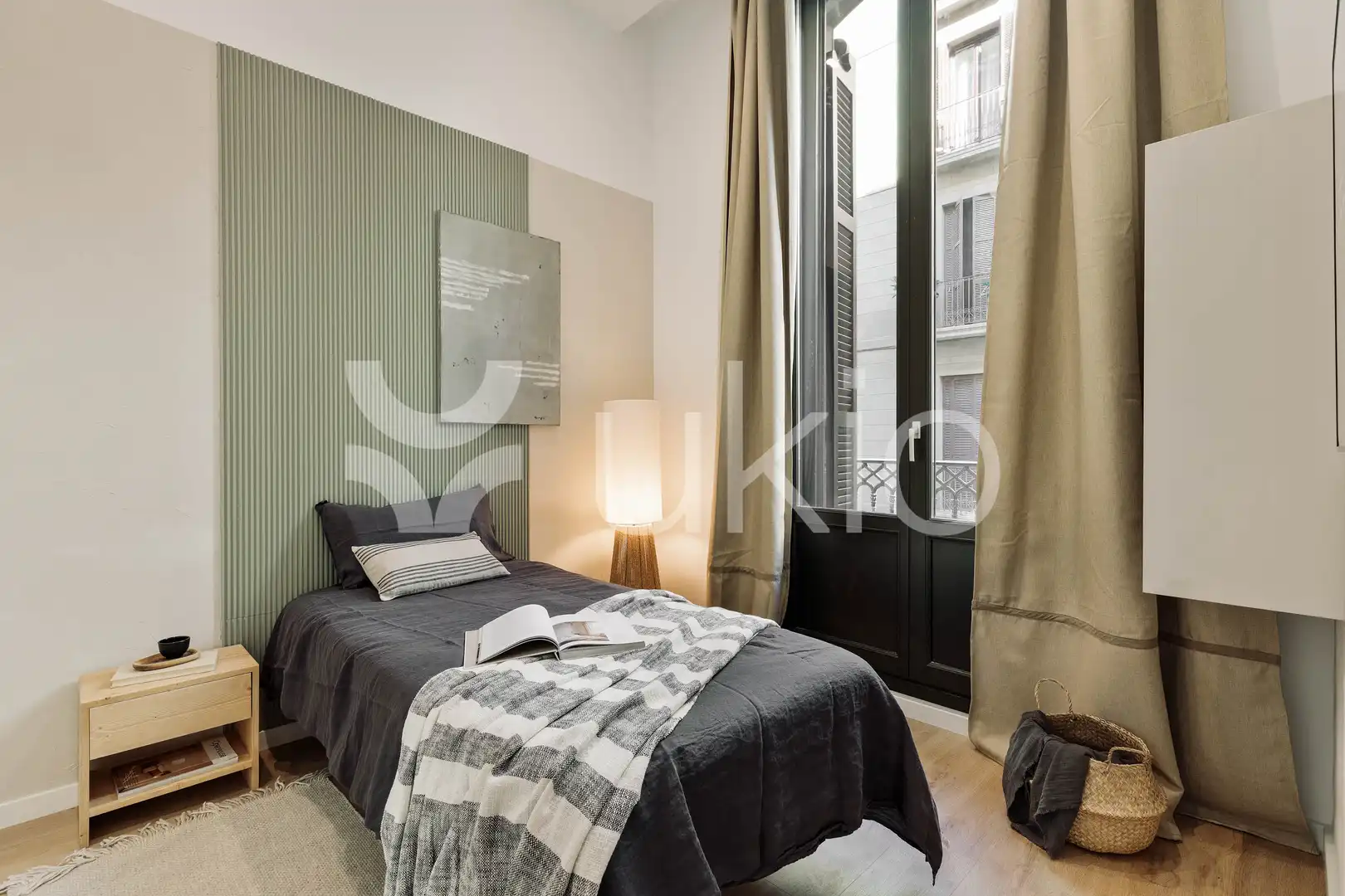 Habitación de Apartamento de alquiler en Barcelona con Aire acondicionado, Calefacción y Amueblado