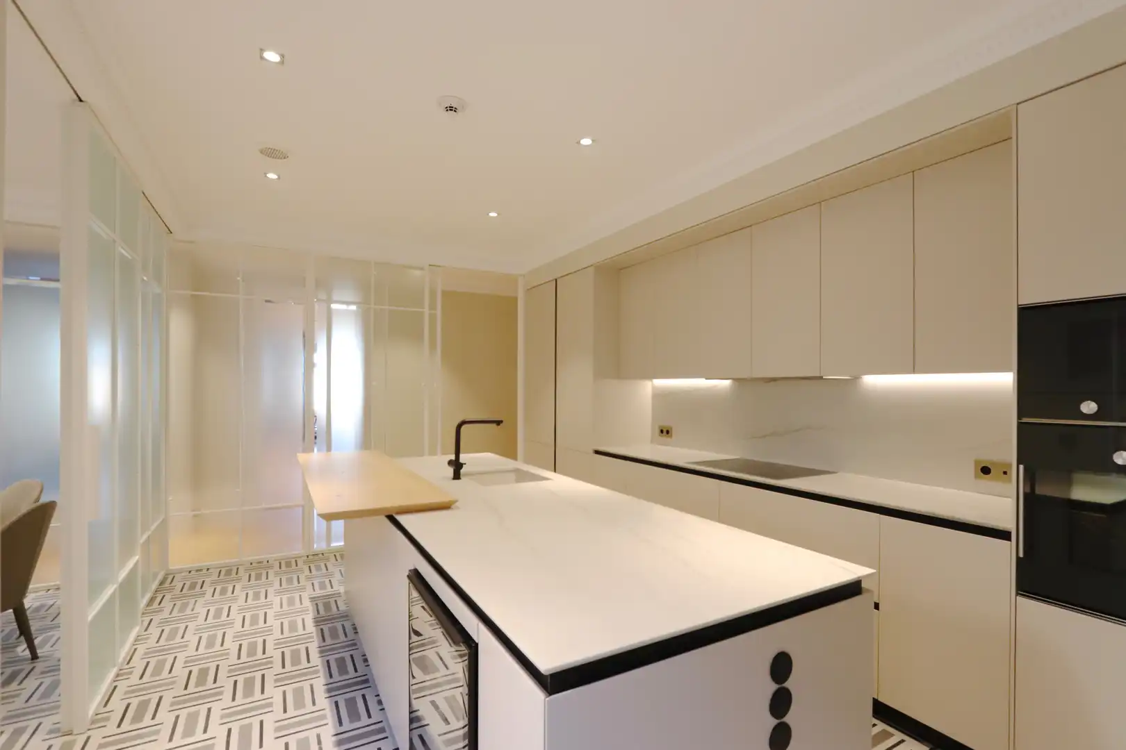 Cocina de Ático en venta en Madrid con Aire acondicionado, Calefacción y Jardín privado