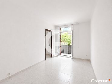 Flat with balcony for sale in Les Corts