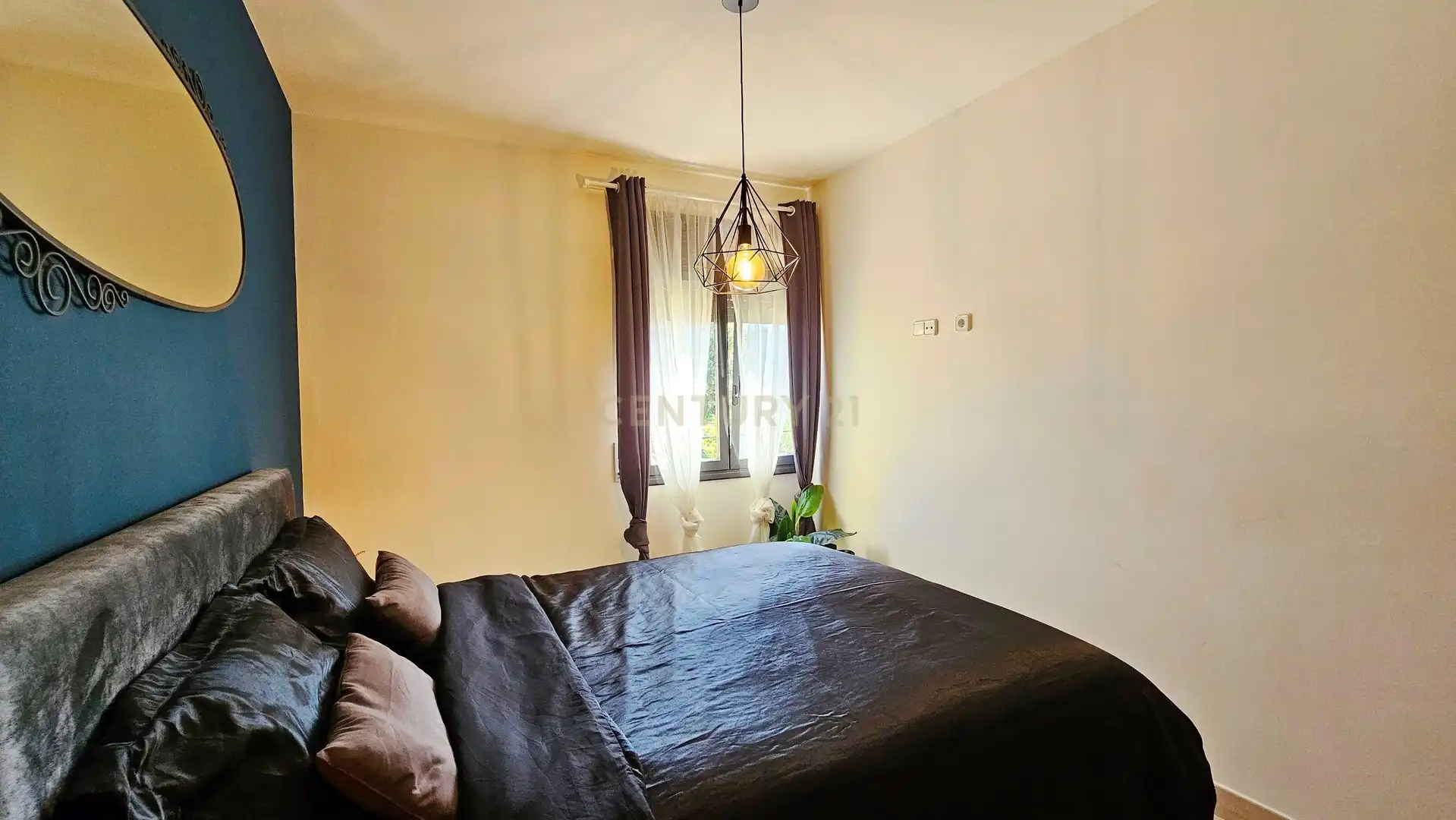 Dormitori de Apartament en venda en Llançà amb Forn, Rentadora i Microones