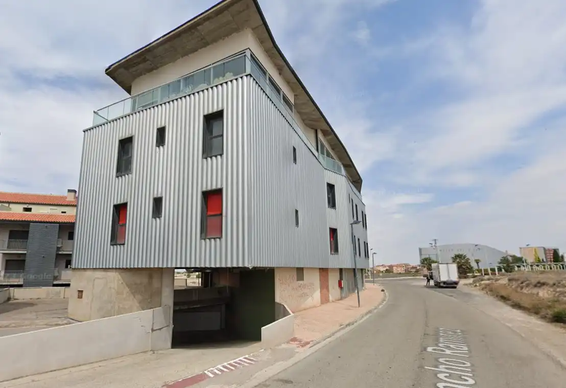 Edifici en venda a Agustina de Aragón, 2, La Muela