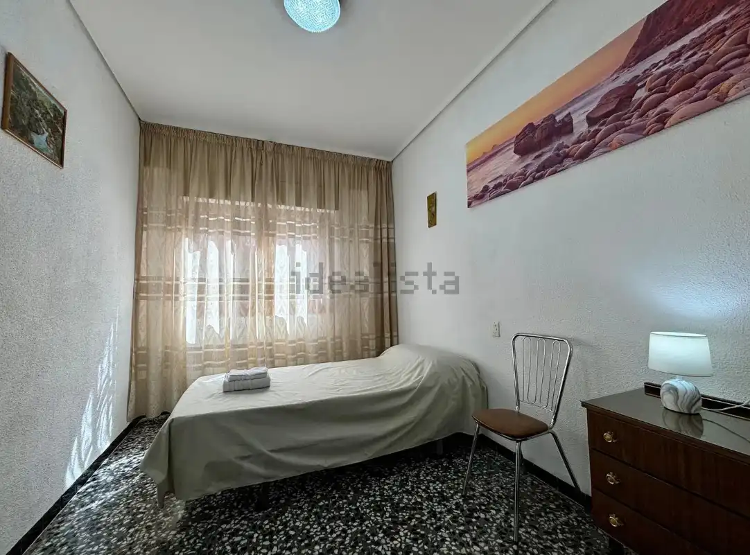 Habitación de Piso en venta en Llucena / Lucena del Cid con Jardín privado, Trastero y Balcón