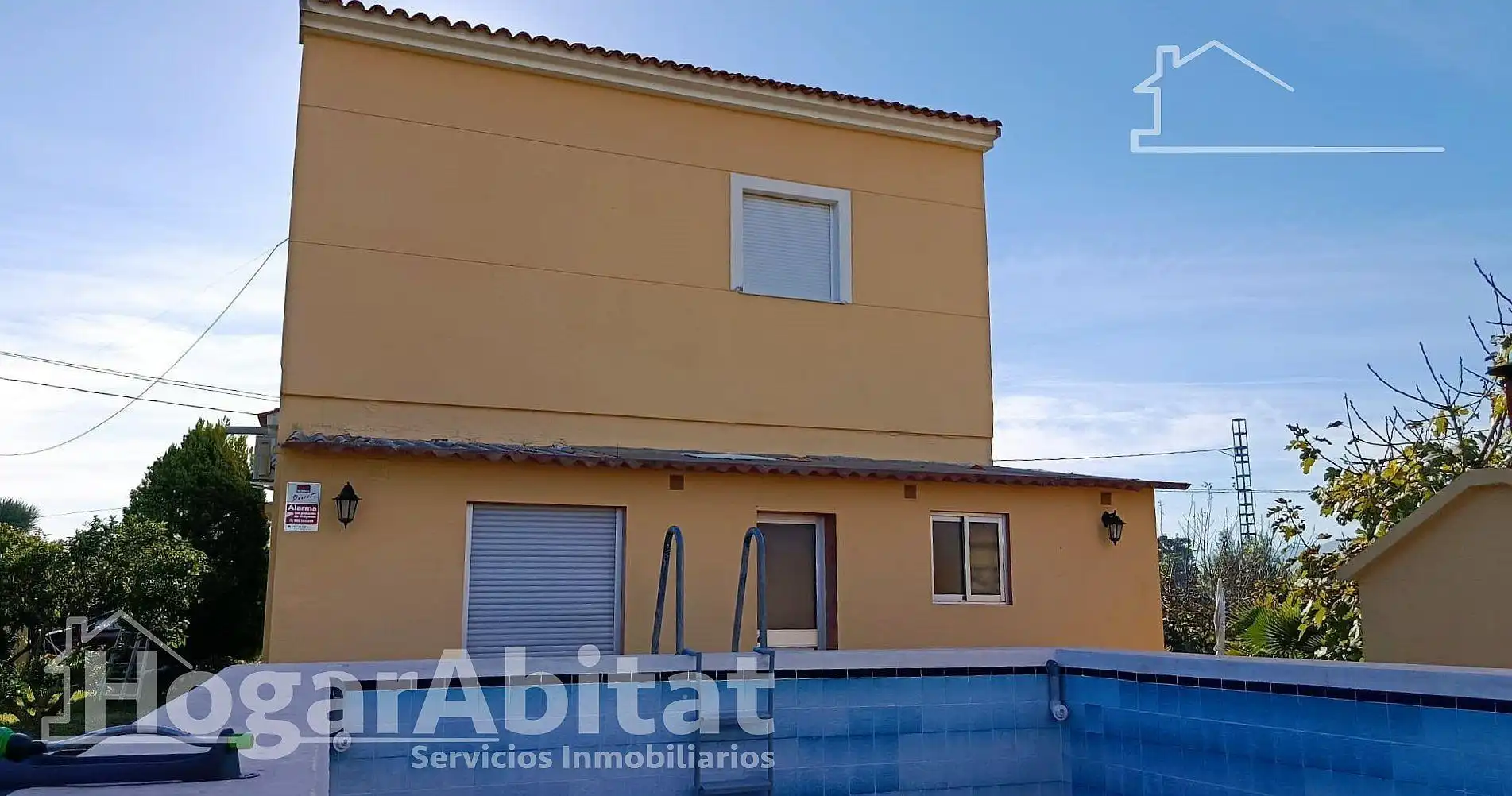 Exterior view of Houses for sale in Oliva  with Air Conditioner, Private garden and Terrace