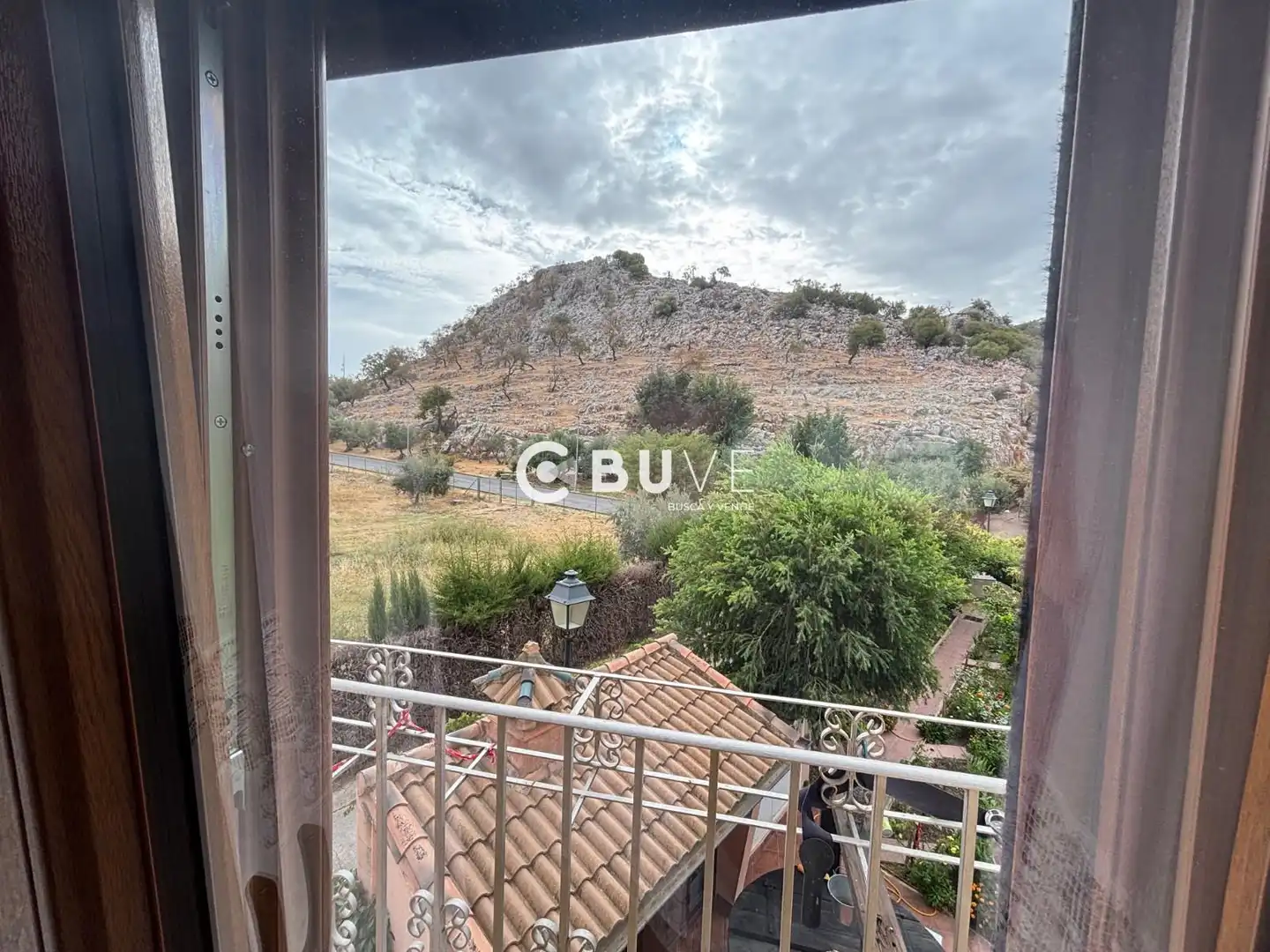Vista exterior de Casa o xalet en venda en Cuevas del Becerro amb Aire condicionat, Calefacció i Jardí privat