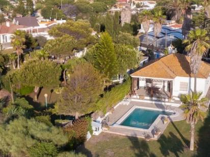 Vista exterior de Casa o xalet en venda en Chipiona amb Terrassa i Piscina