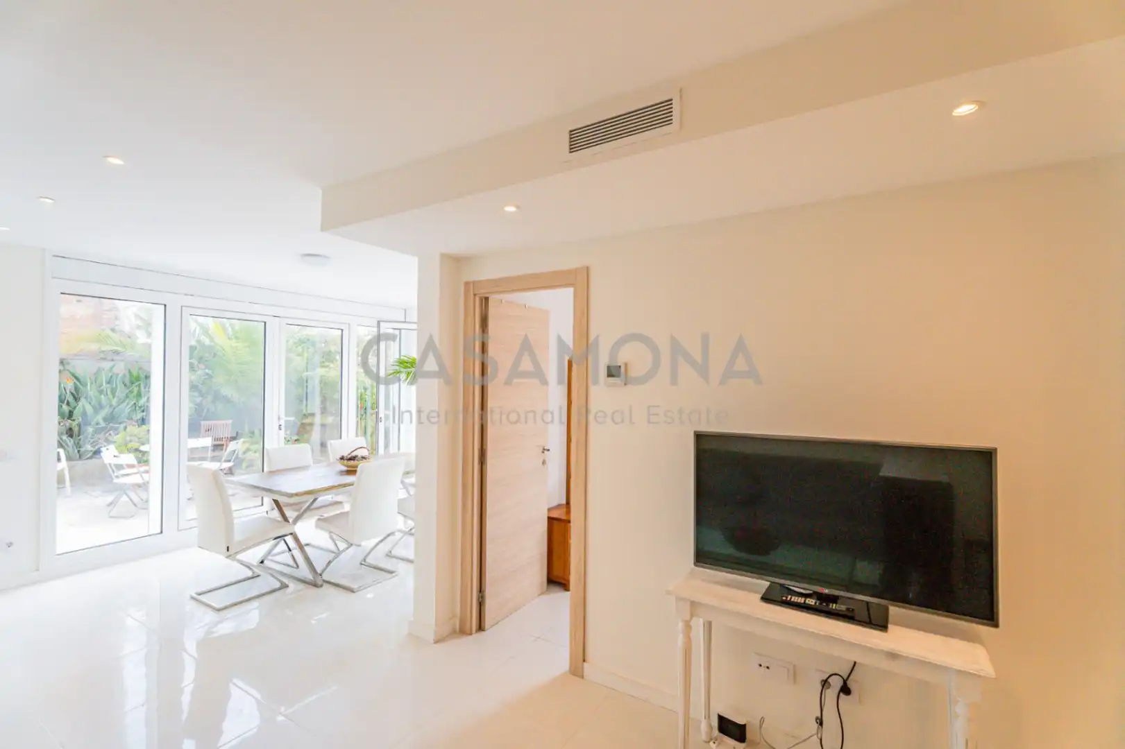 Living room of Houses for rent to own in Barcelona  with Air Conditioner, Heating and Private garden
