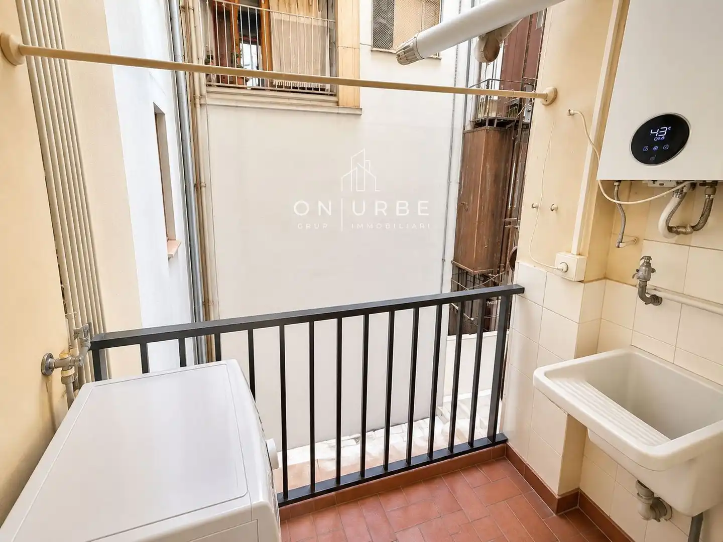 Balcony of Flat for sale in Barcelona  with Heating, Terrace and Balcony