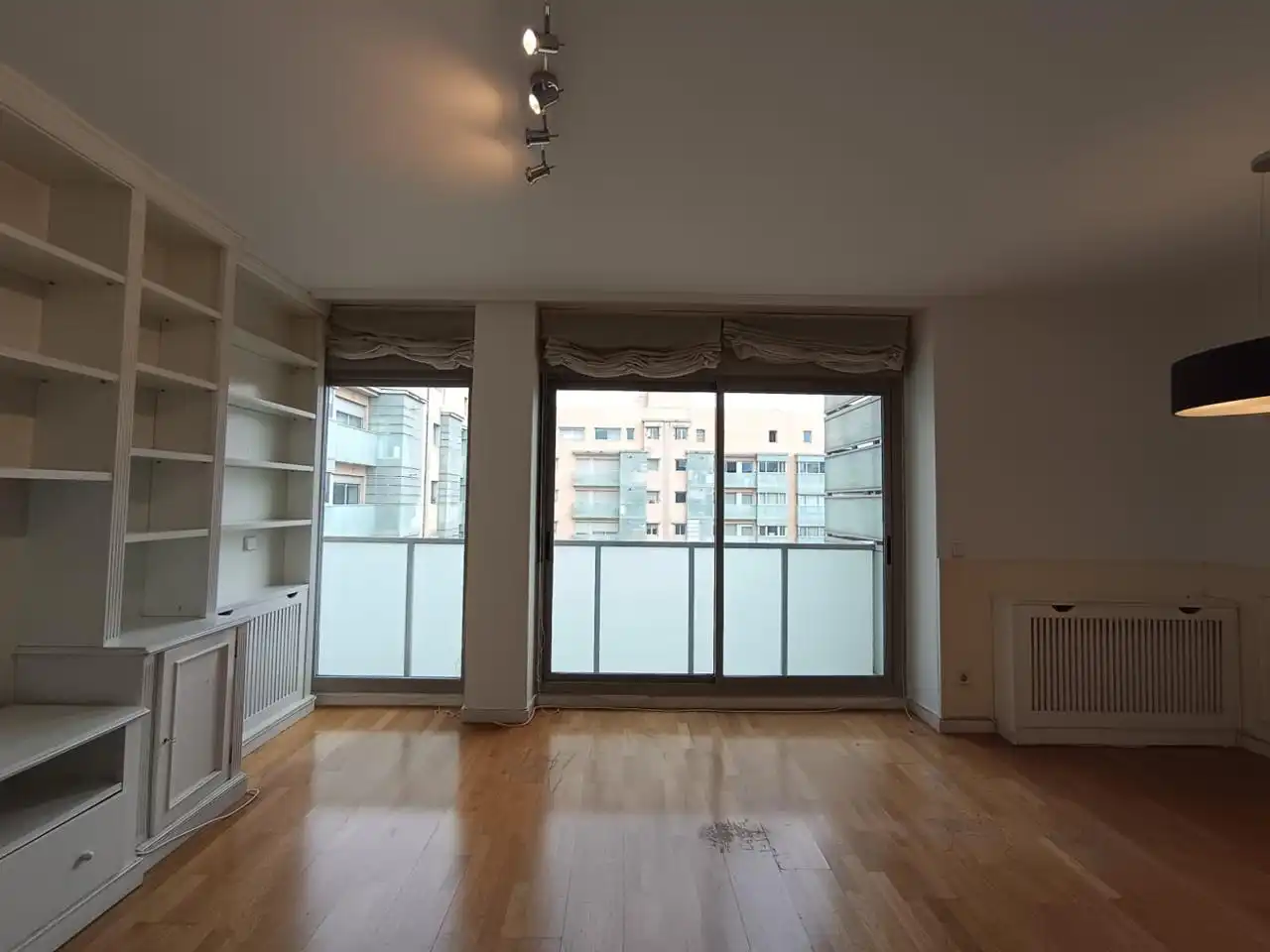 Living room of Flat for sale in Madrid  with Air Conditioner, Heating and Terrace