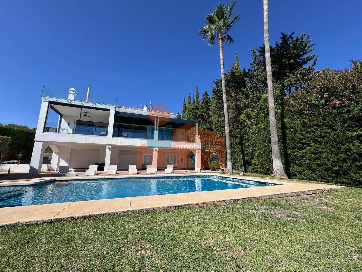 Exterior view of House or chalet for sale in Marbella  with Air Conditioner, Heating and Private garden