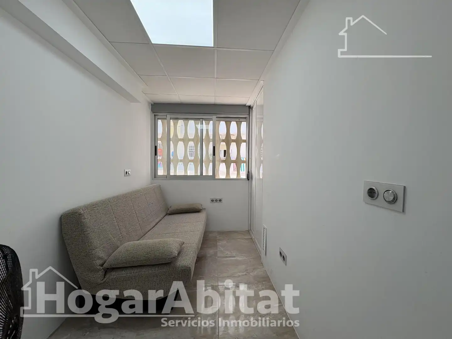 Dormitori de Apartament en venda en Tavernes de la Valldigna amb Moblat i Balcó