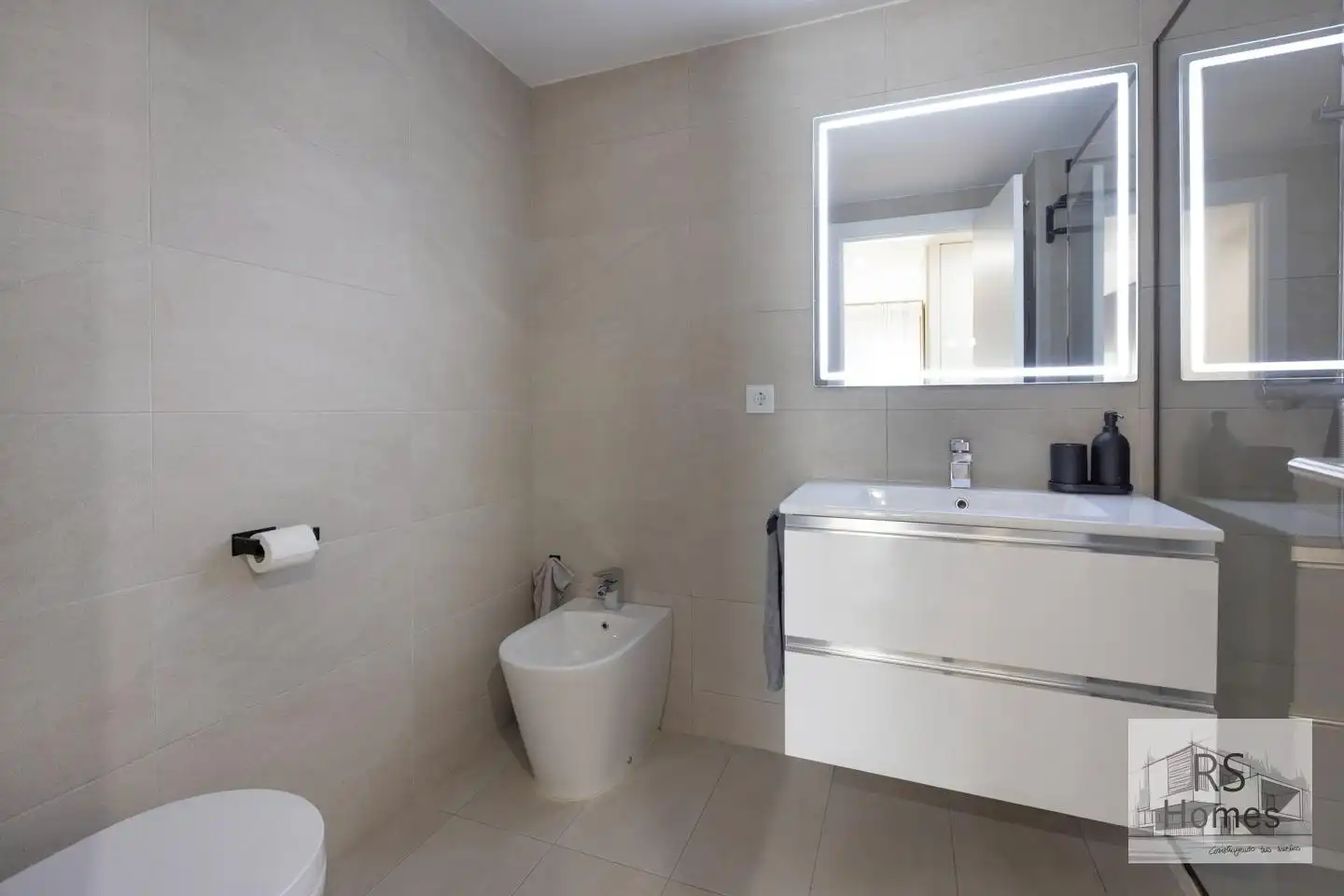 Baño de Piso en venta en Valencia con Aire acondicionado, Calefacción y Trastero
