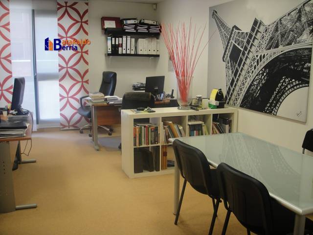 Oficina en Venta en Askatasun Etorbidea, 65 en Bagatza - San Vicente