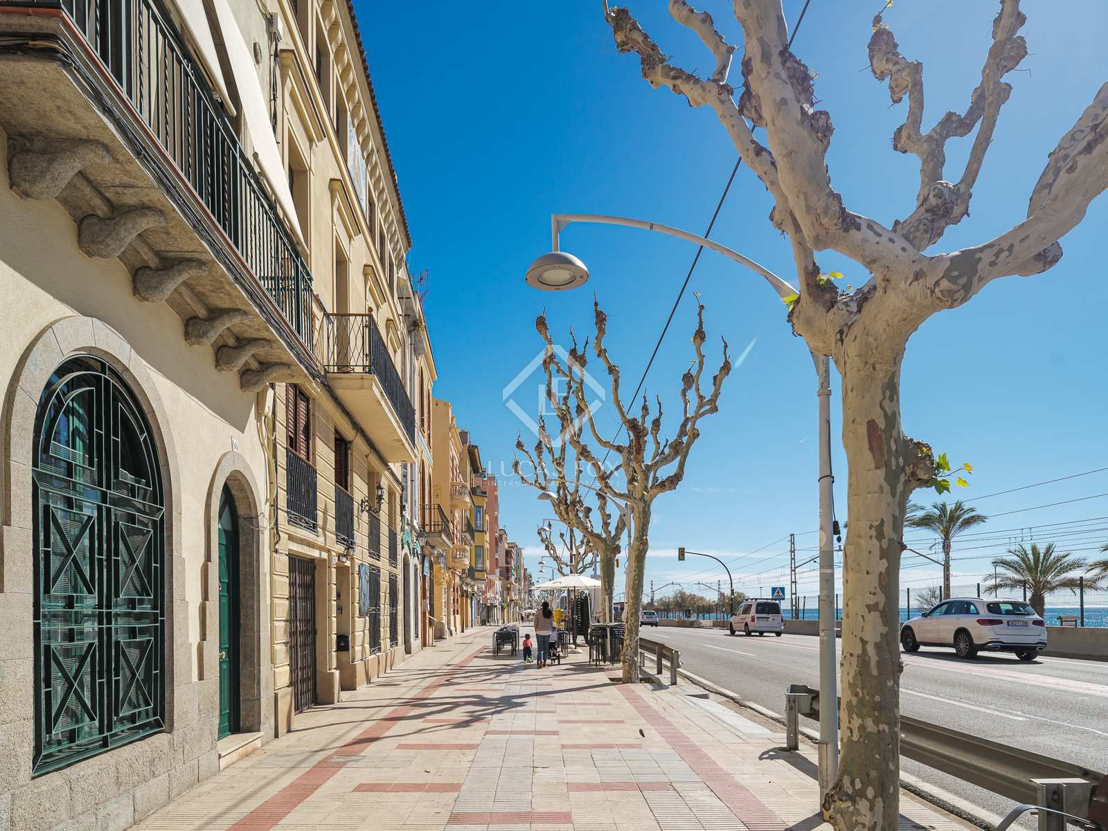 Vista exterior de Casa o xalet en venda en El Masnou amb Parquet, Terrassa i Balcó