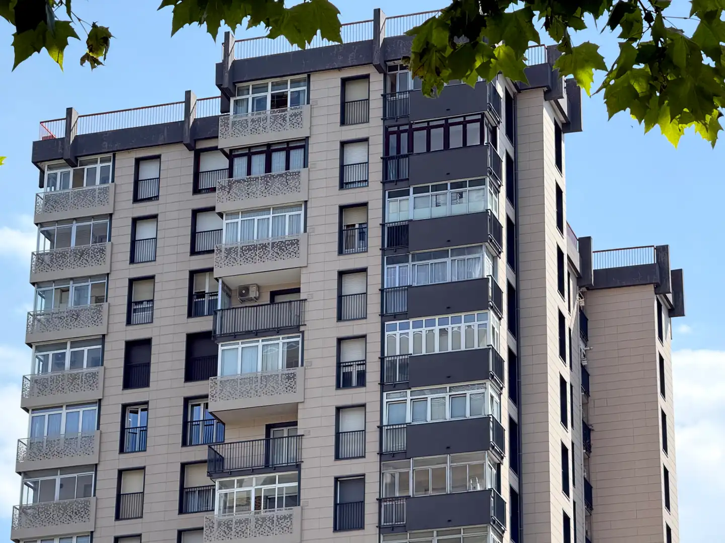 Außenansicht von Wohnung zum Verkauf in Donostia - San Sebastián  mit Heizung, Terrasse und Möbliert