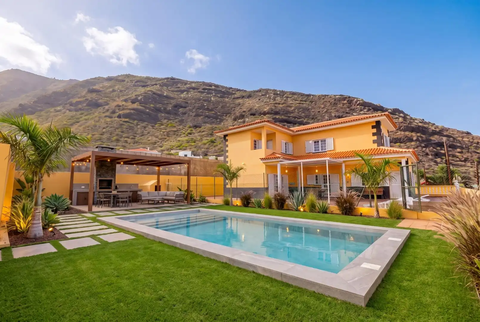Swimming pool of Houses for sale in Candelaria  with Private garden, Terrace and Storage room