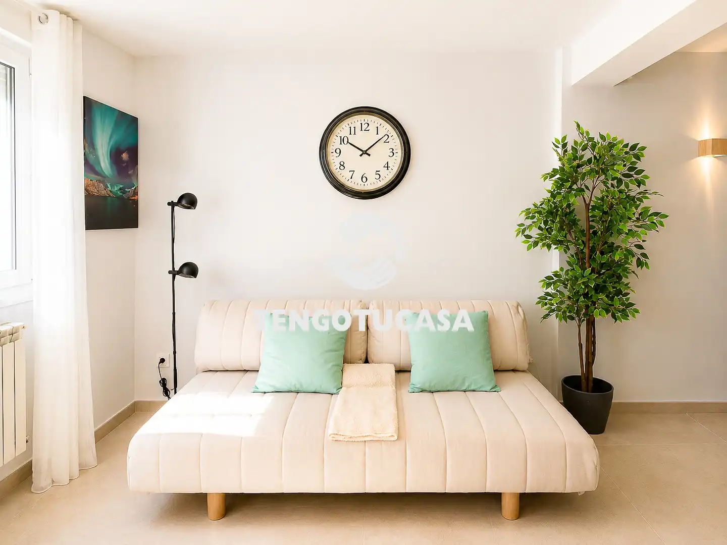 Living room of Flat for sale in Madrid  with Air Conditioner, Heating and Furnished