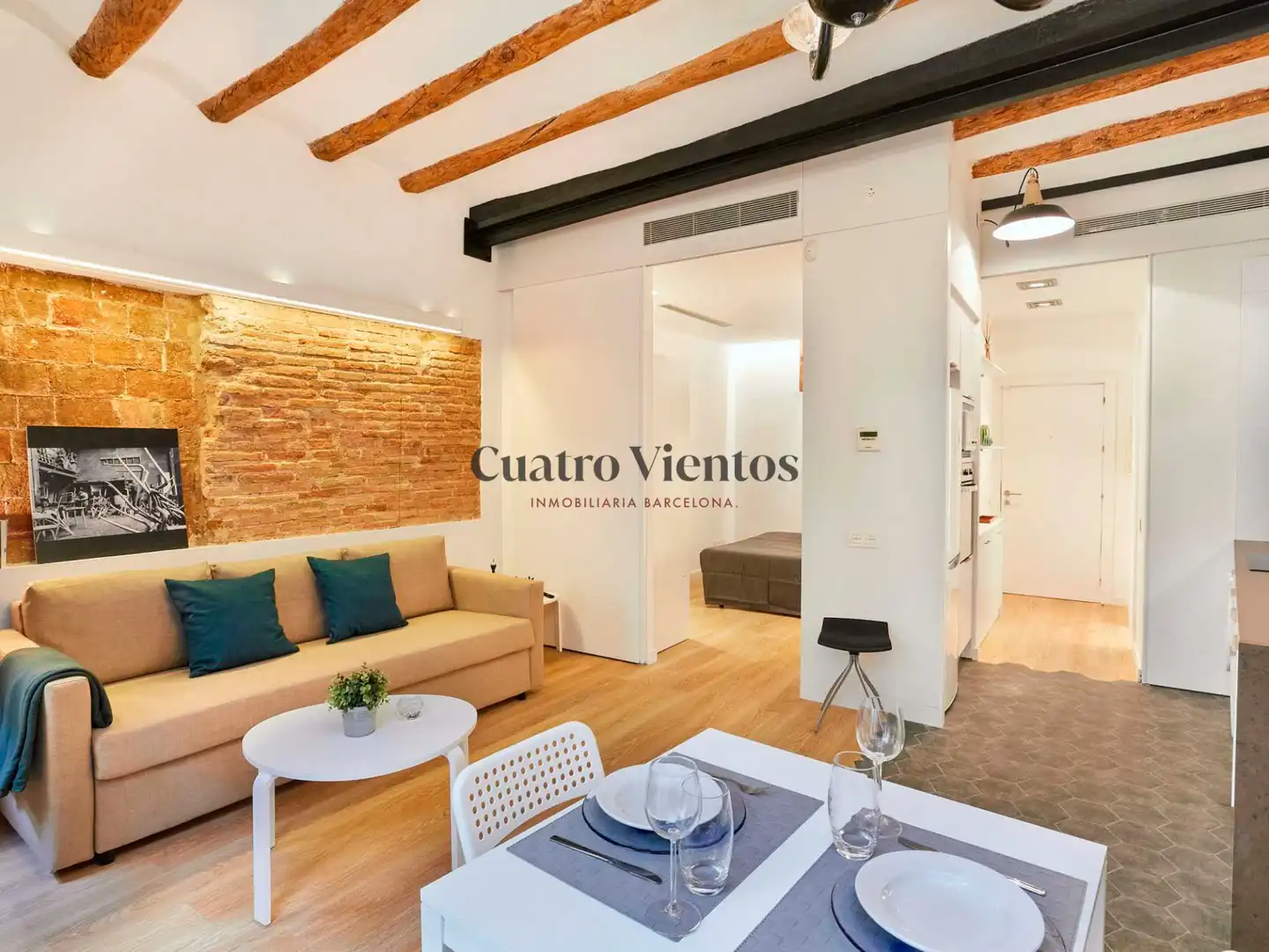 Außenansicht von Wohnung zum Verkauf in Barcelona mit Klimaanlage, Heizung und Ofen