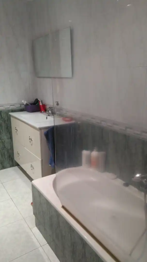 Bathroom of Flat for rent in Santiago de Compostela   with Furnished