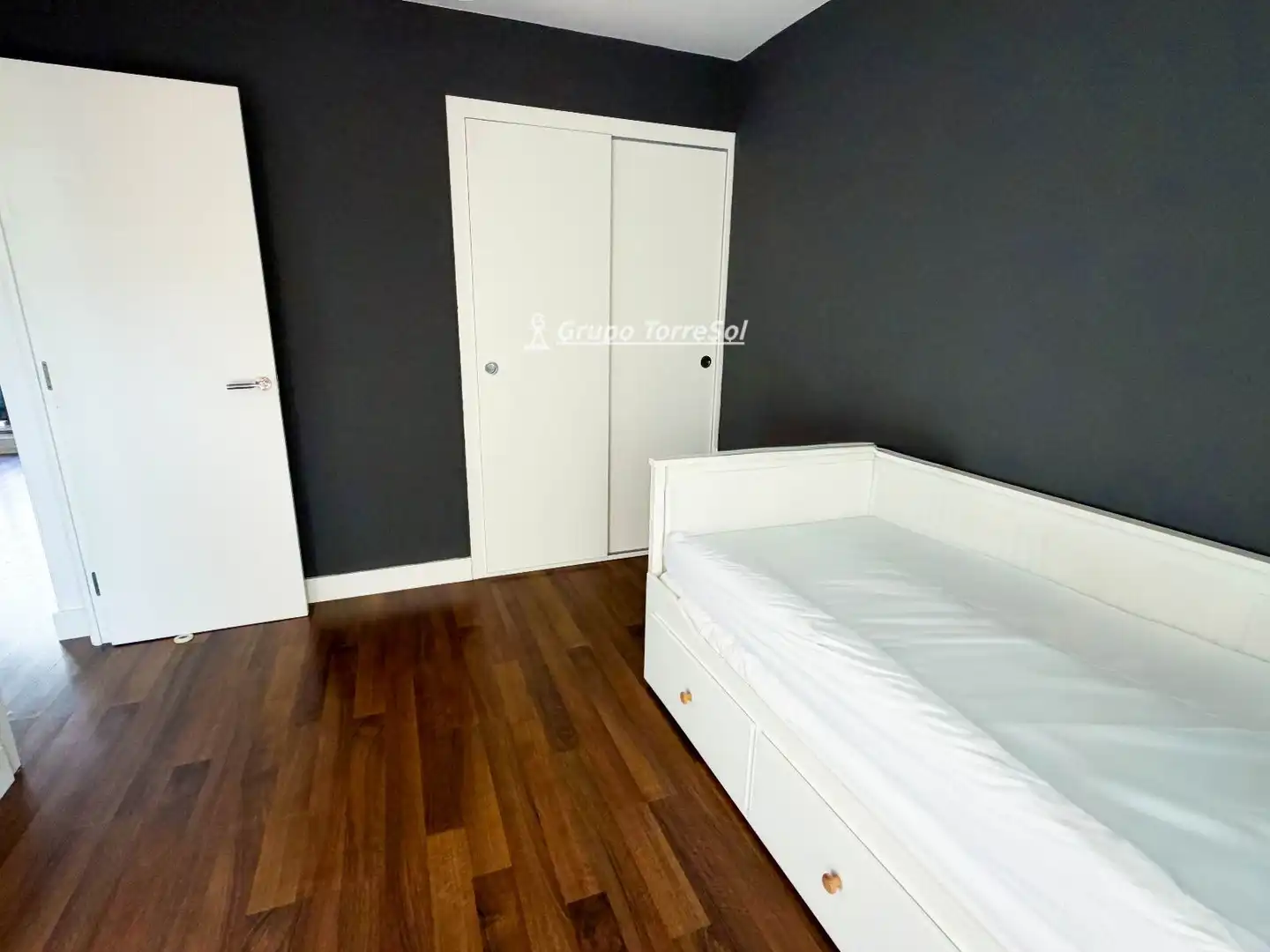 Bedroom of Flat for sale in El Vendrell  with Terrace, Swimming Pool and Furnished