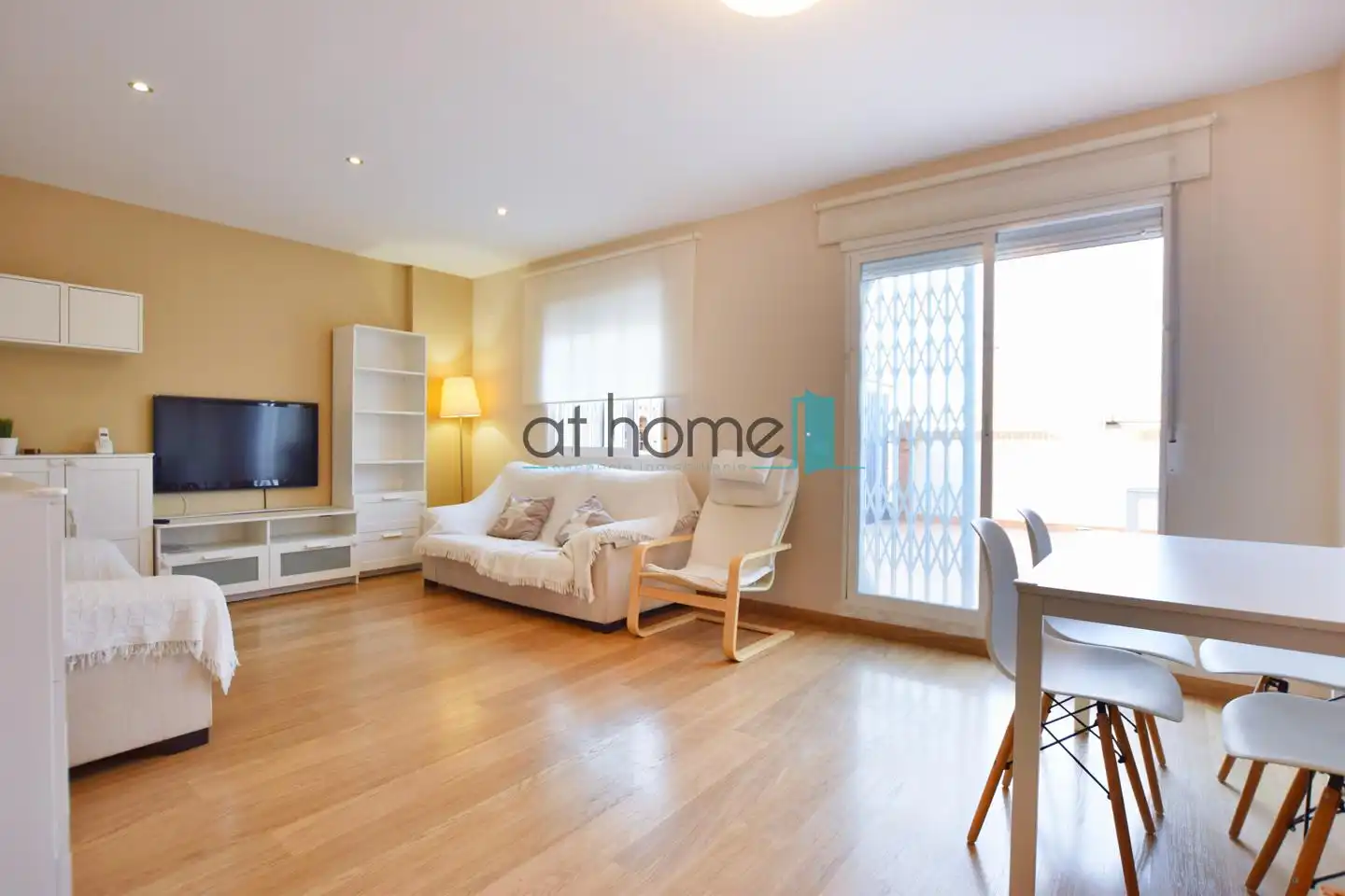 Flat for rent in Avinguda del País Valencià, Centro
