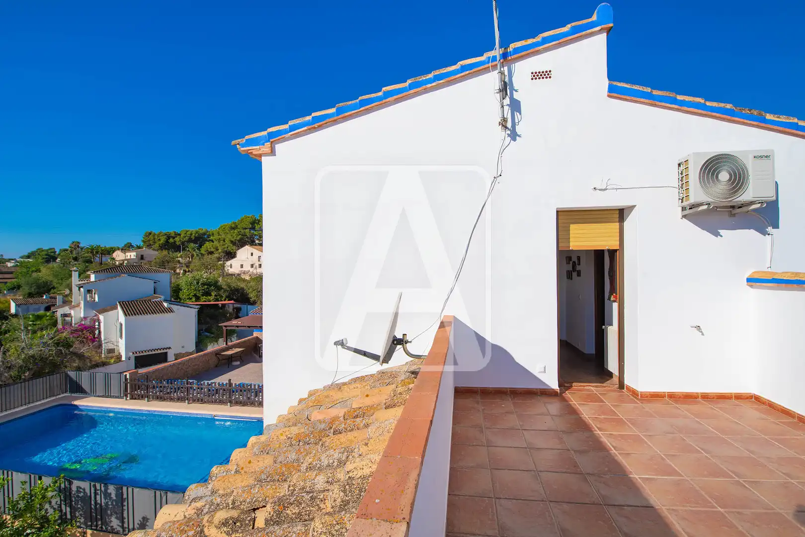 Vista exterior de Finca rústica en venda en Teulada amb Aire condicionat, Calefacció i Jardí privat