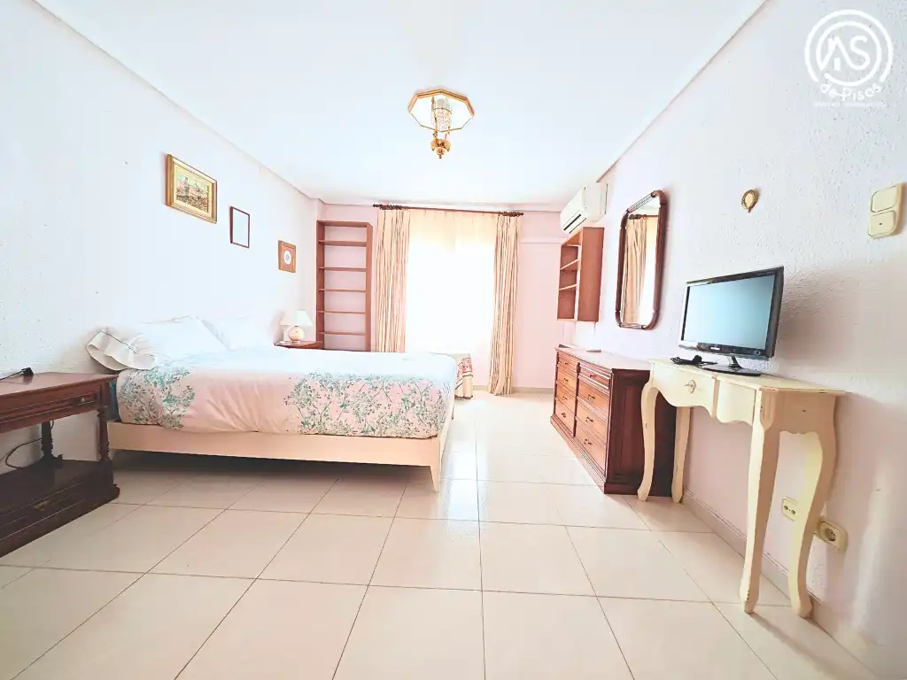 Habitación de Piso en venta en Zaragoza con Aire acondicionado, Calefacción y Amueblado