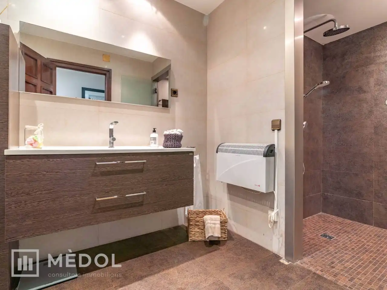 Baño de Piso en venta en Tarragona con Calefacción, Parquet y Amueblado