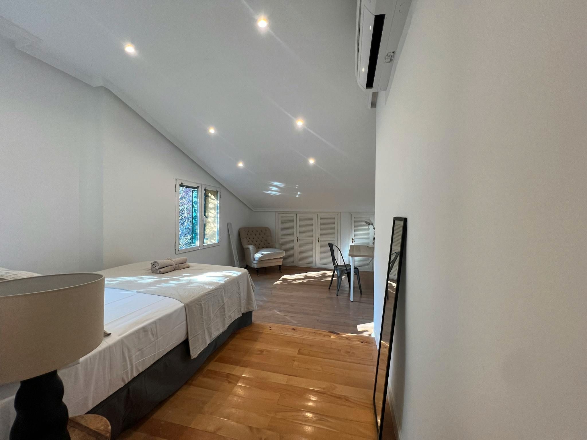 Bedroom of Flat to share in  Madrid Capital  with Air Conditioner, Heating and Private garden